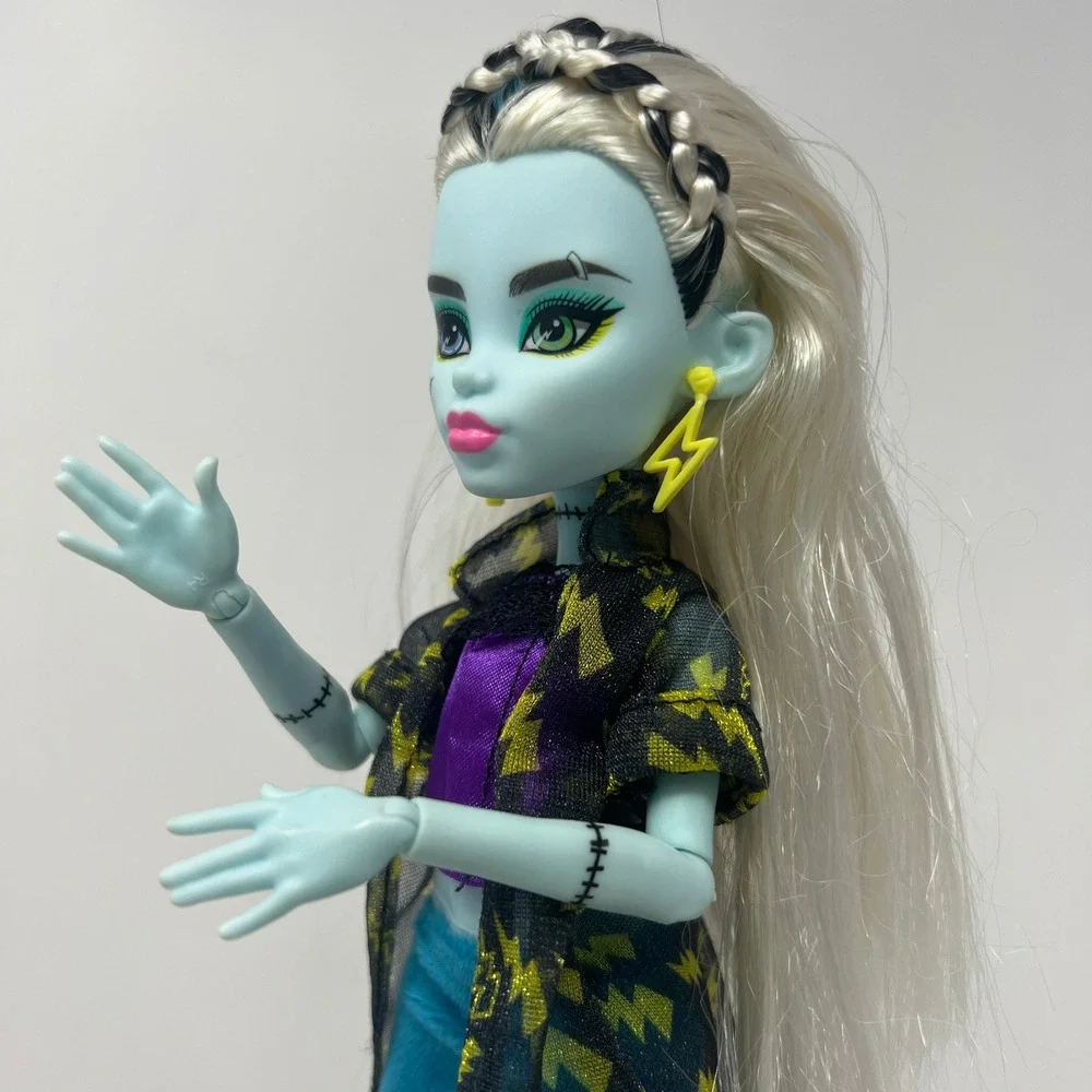 Monster High Frankie Stein G3 Doll Blue Purple Lightning‎ Bolt Fashion 2022